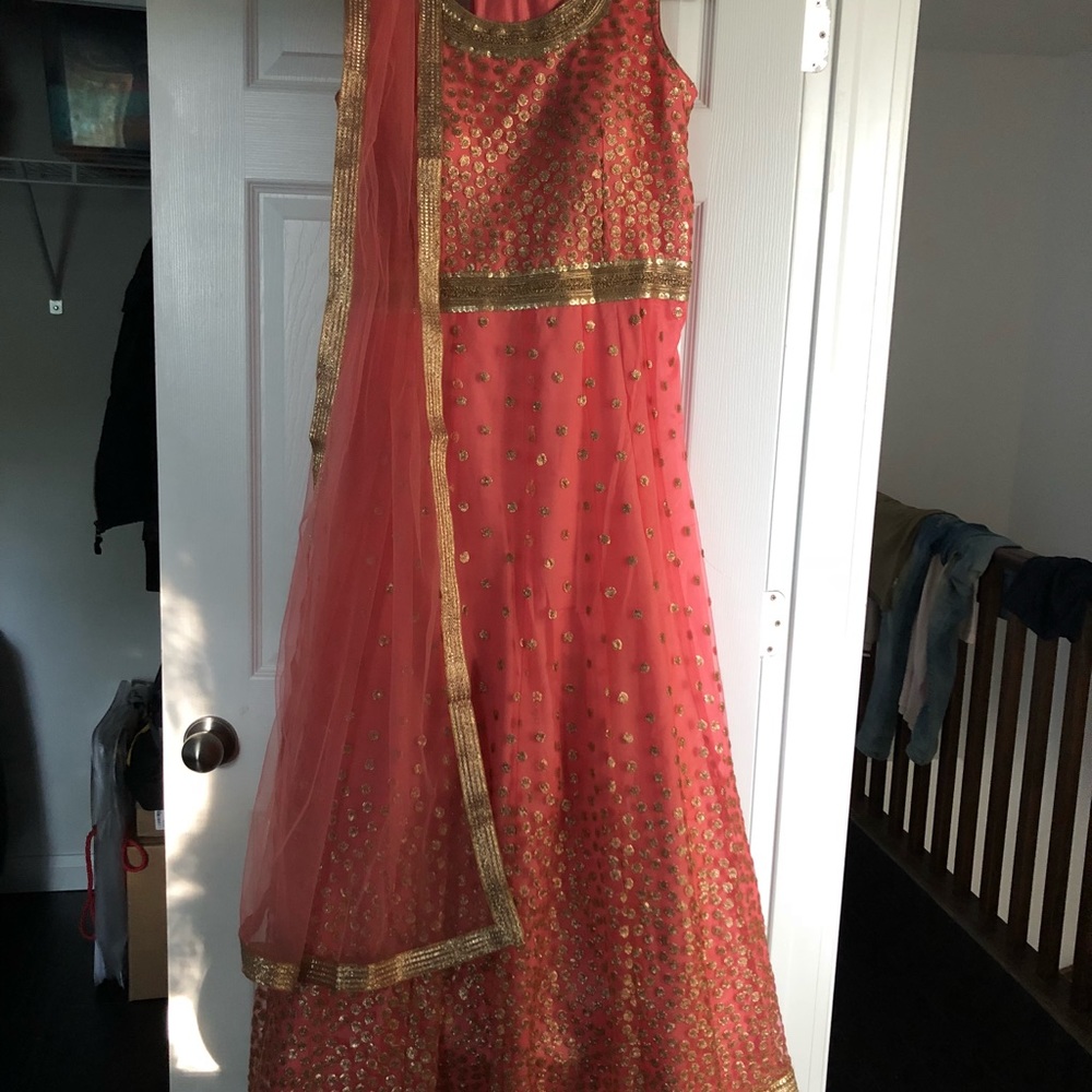 Indian outfit - Picture 4 of 5